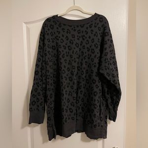 Old navy cheetah sweat shirt